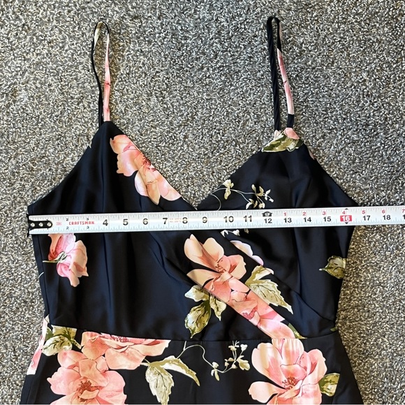 Lulu's Classic Black Floral Dress Size L - Picture 6 of 9